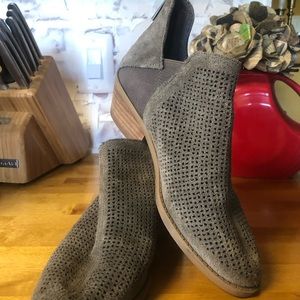 Crown Vintage suede booties